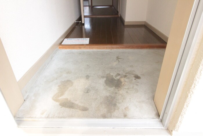 物件内観写真16　(玄関)