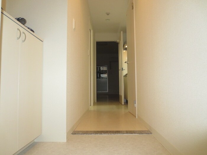 物件内観写真11　(玄関)