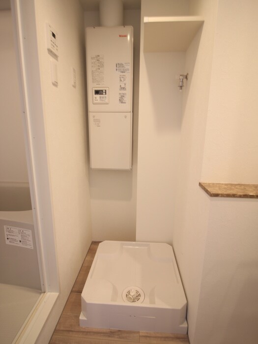 物件内観写真10　(洗濯機置場)