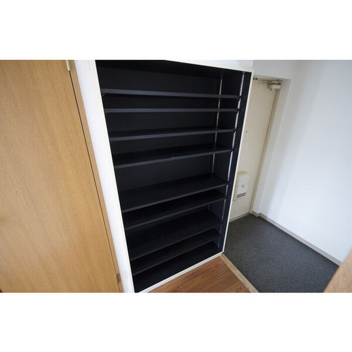 物件内観写真10　(靴箱)