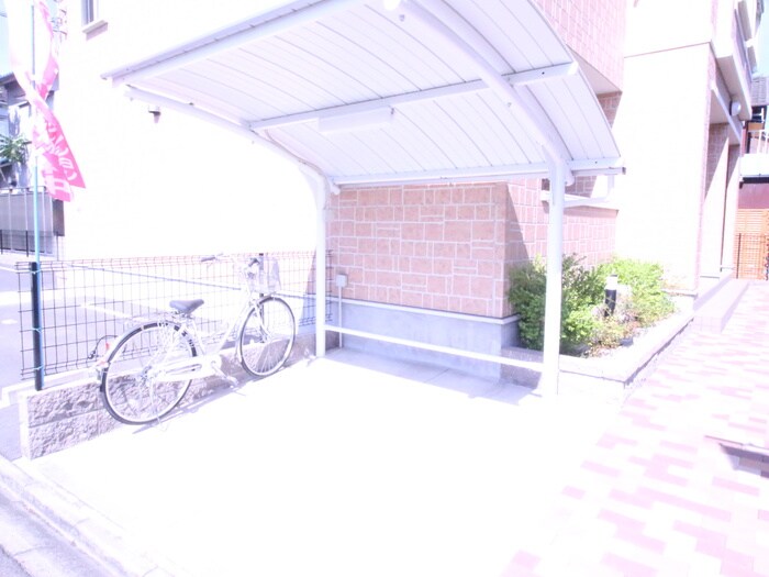 物件外観写真3　(駐輪場)