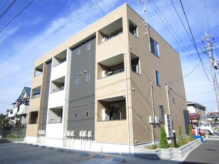 物件外観写真1　(外観写真)