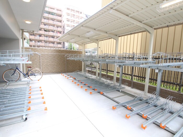 物件外観写真5　(駐輪場)