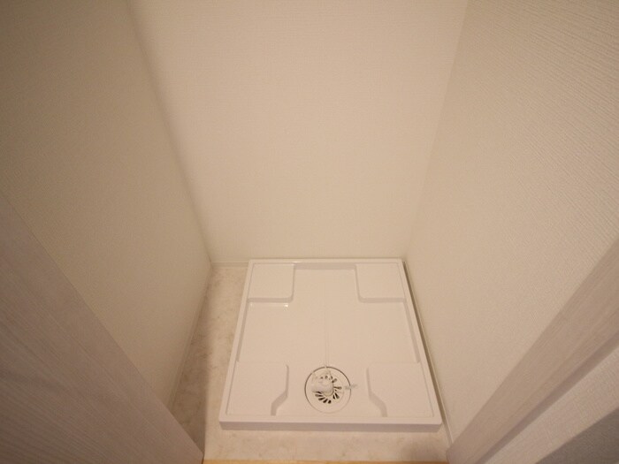 物件内観写真15　(洗濯機置場)