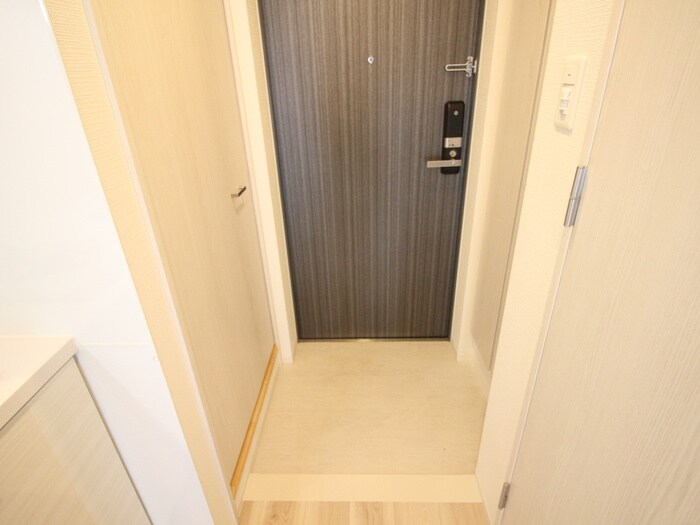 物件内観写真18　(玄関)