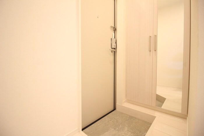 物件内観写真15　(玄関)