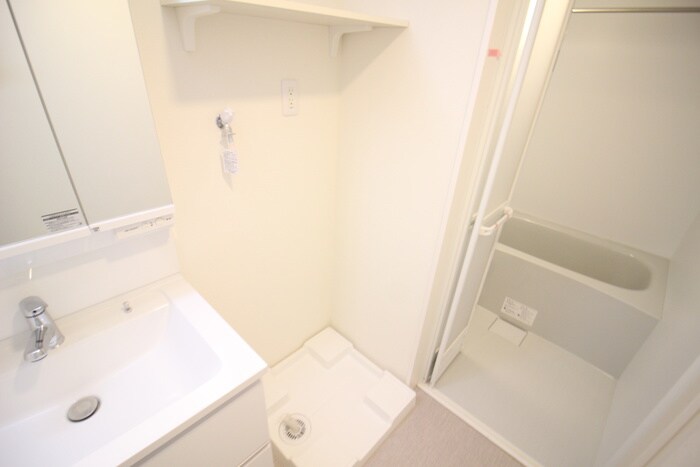 物件内観写真18　(洗濯機置場)