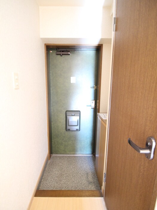 物件内観写真15　(玄関)