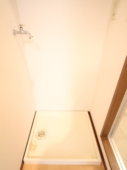 物件内観写真17　(洗濯機置場)