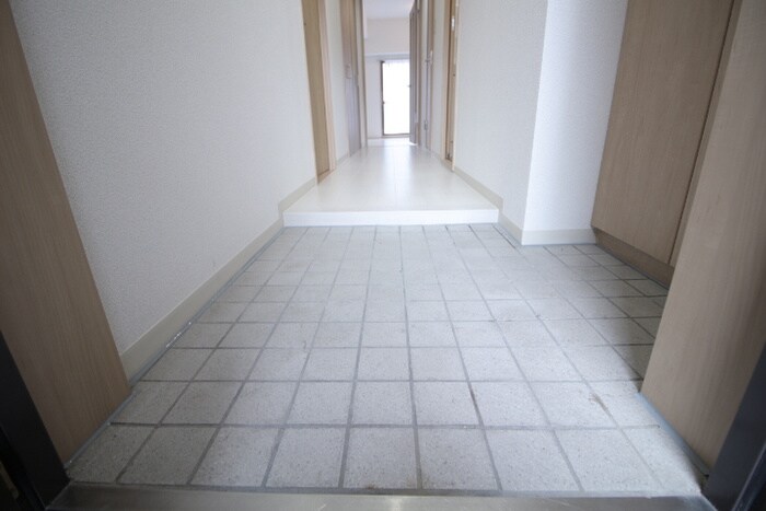 物件内観写真19　(玄関)