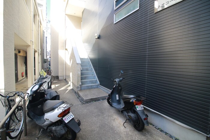 物件外観写真6　(駐輪場)