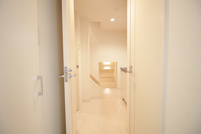 物件内観写真14　(廊下)