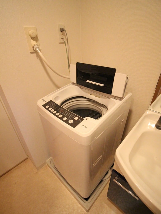 物件内観写真3　(洗濯機置場)