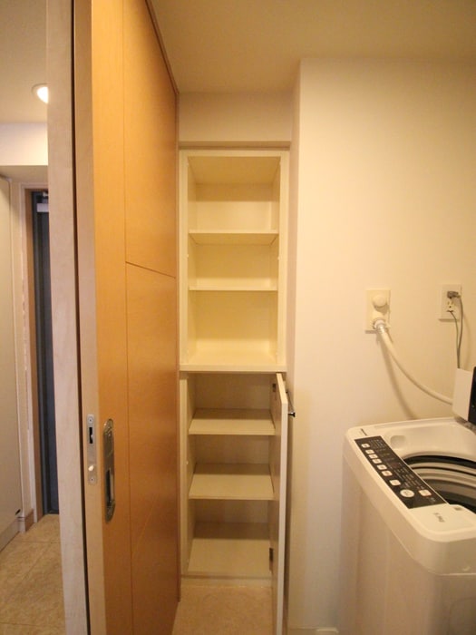 物件内観写真4　(収納)