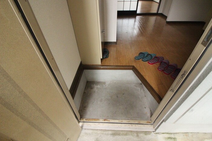 物件内観写真17　(玄関)