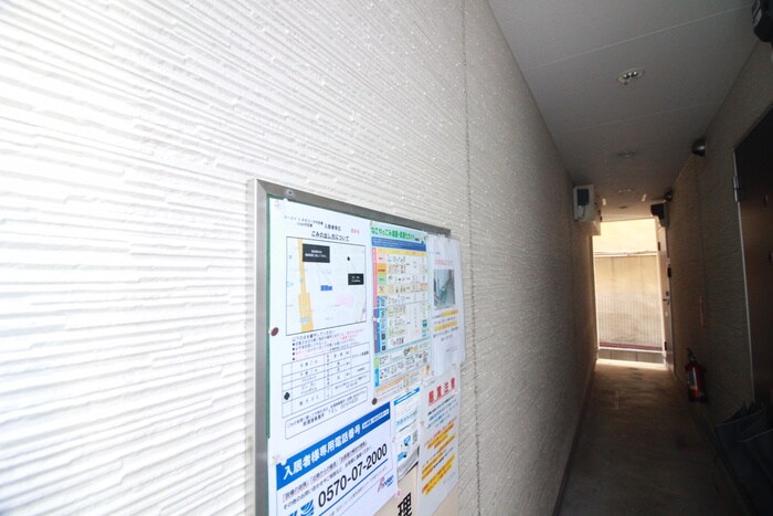 物件外観写真6　(エントランス部分)