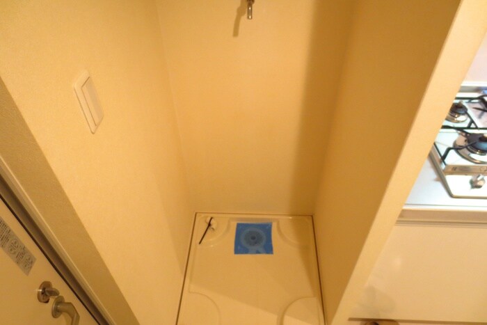 物件内観写真11　(洗濯機置場)