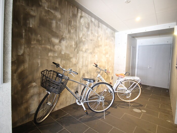 物件外観写真3　(駐輪場)