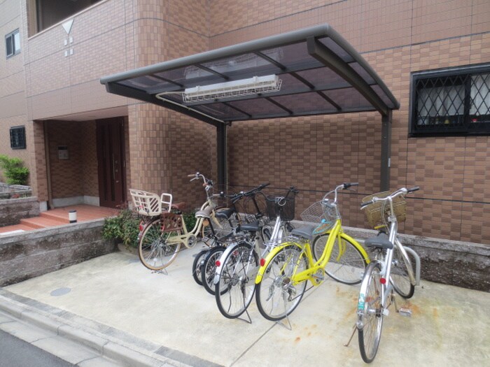 物件外観写真3　(駐輪場)