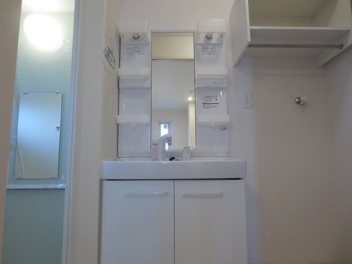 物件内観写真12　(洗面)