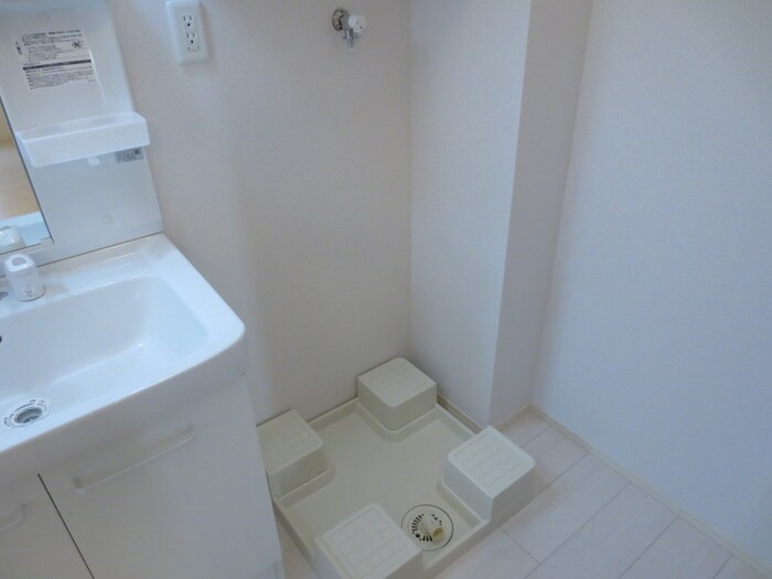 物件内観写真13　(洗濯機置場)