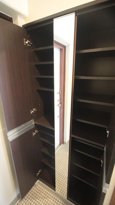 物件内観写真11　(靴箱)