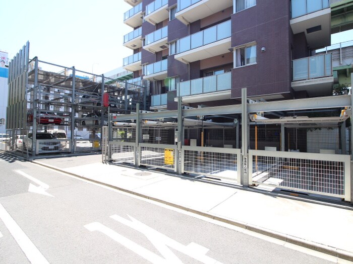 物件外観写真5　(駐車場)