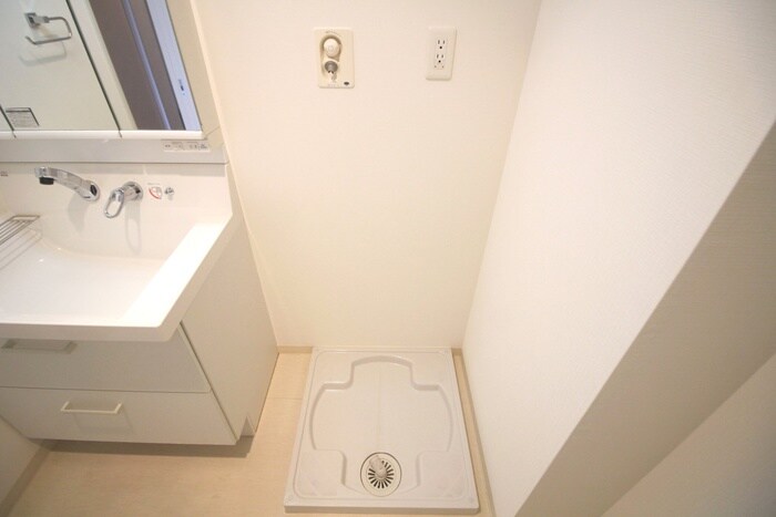 物件内観写真10　(洗濯機置場)