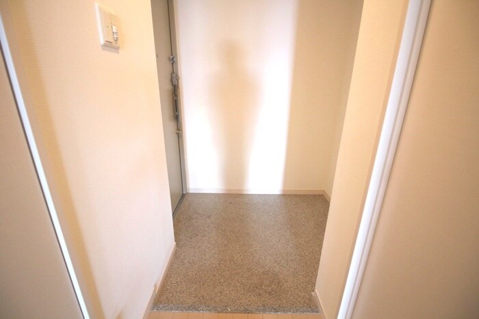 物件内観写真14　(玄関)