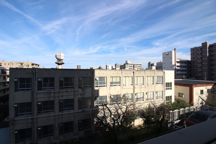 物件内観写真16　(室内からの展望)