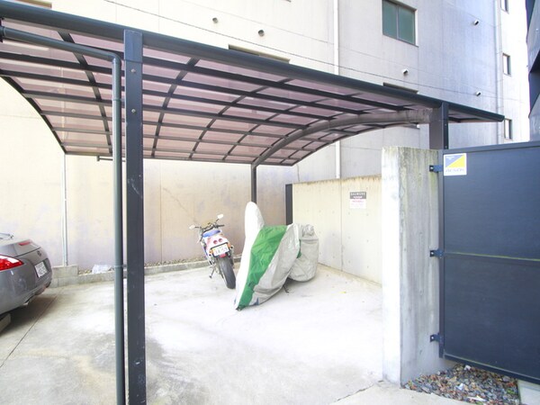 バイク置き場