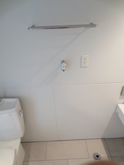 物件内観写真12　(洗濯機置場)