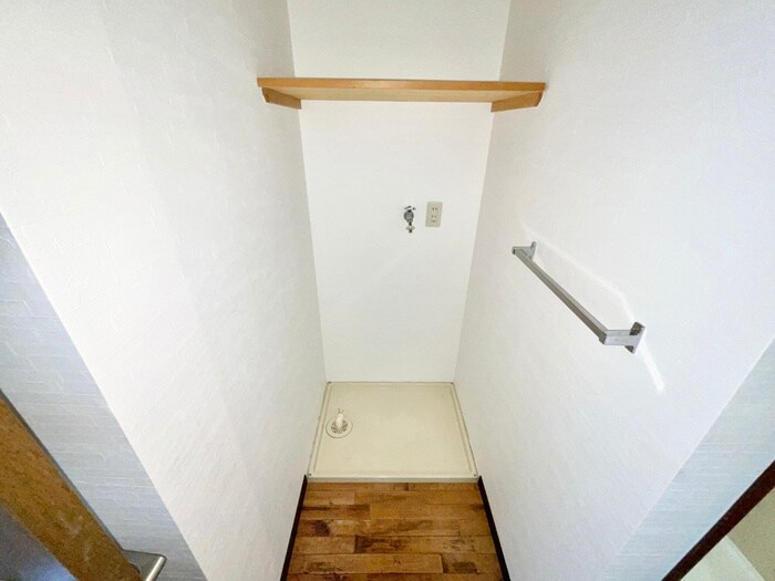 物件内観写真14　(洗濯機置場)