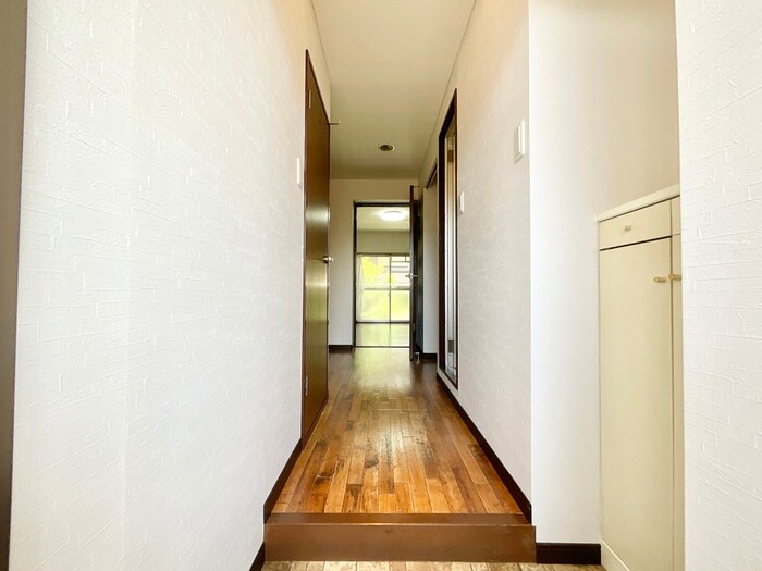 物件内観写真18　(廊下)