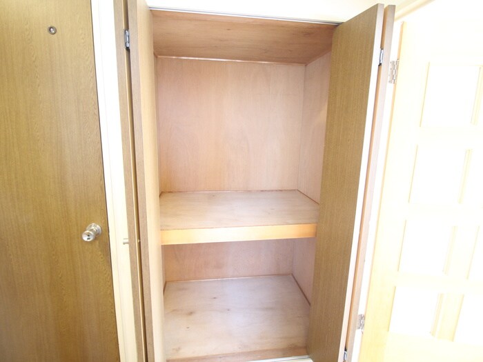 物件内観写真15　(収納)