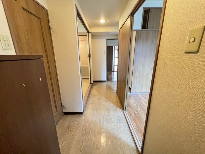 物件内観写真17　(廊下)