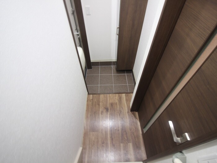 物件内観写真18　(廊下)