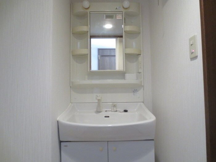 物件内観写真9　(洗面)