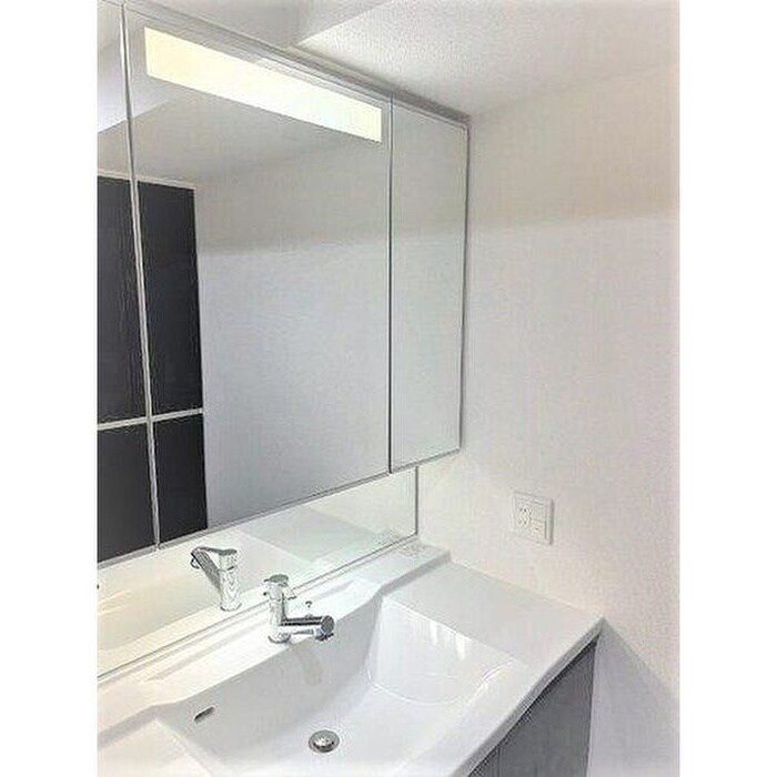 物件内観写真11　(洗面)