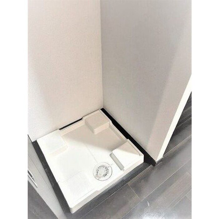 物件内観写真12　(洗濯機置場)