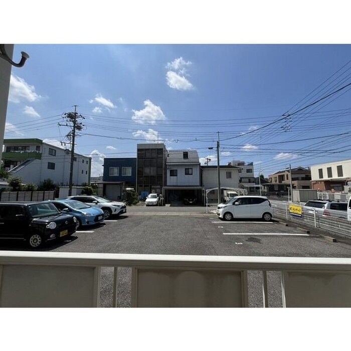 物件内観写真12　(室内からの展望)