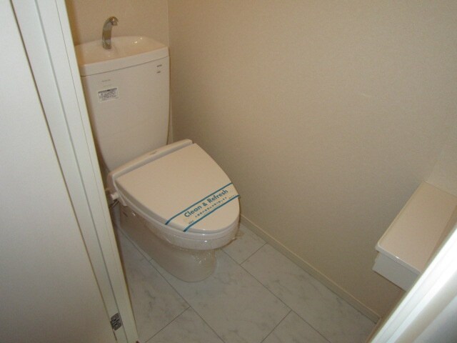 物件内観写真13　(トイレ)