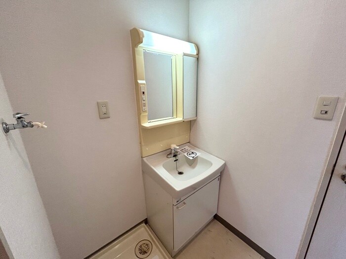 物件内観写真8　(洗面)