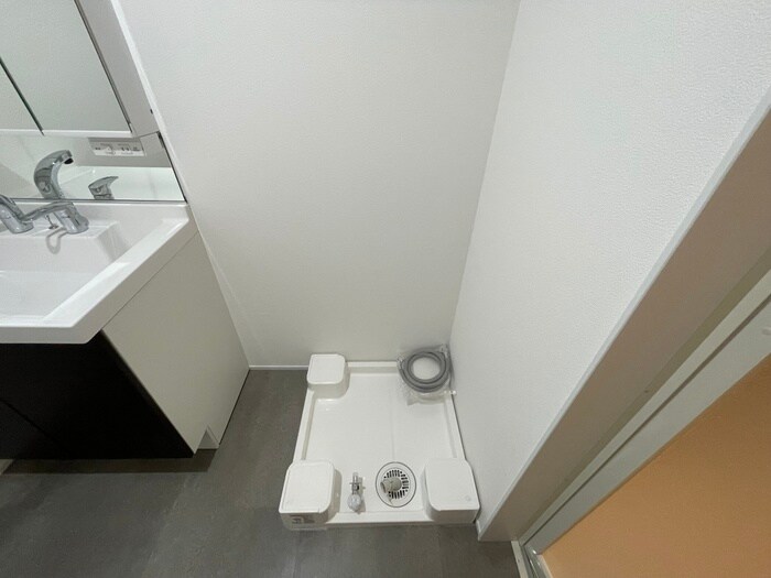 物件内観写真13　(洗濯機置場)