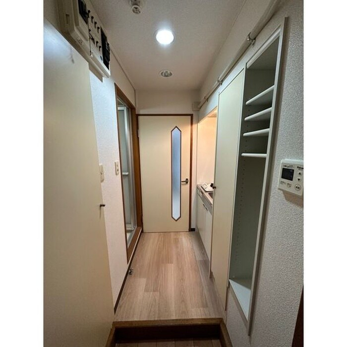 物件内観写真2　(廊下)