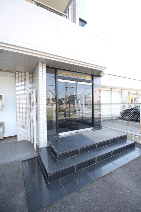 物件外観写真4　(エントランス部分)