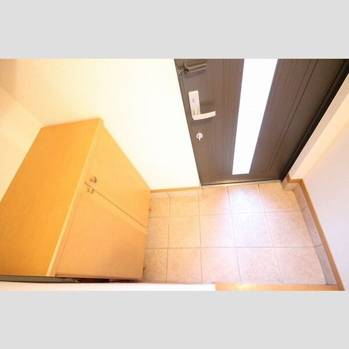 物件内観写真10　(玄関)