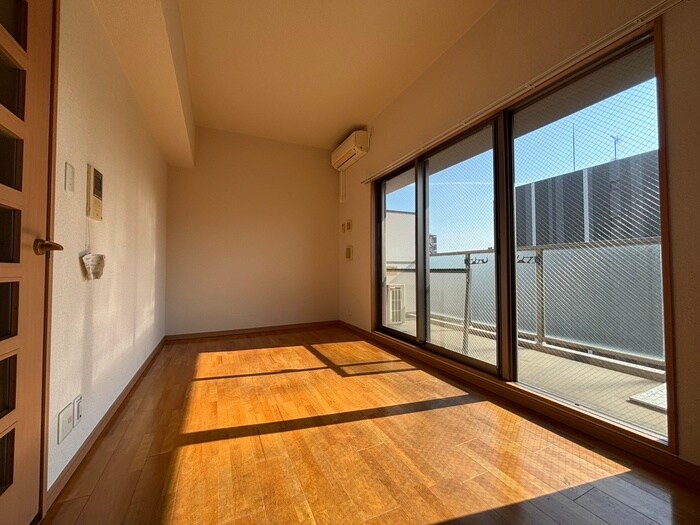 物件内観写真8　(居室)