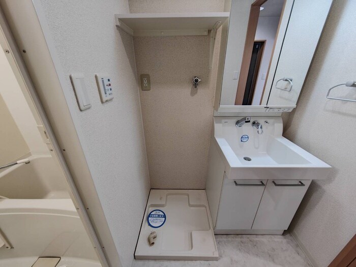 物件内観写真14　(洗濯機置場)