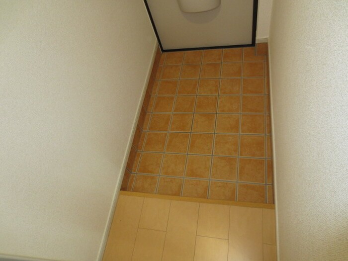 物件内観写真11　(玄関)